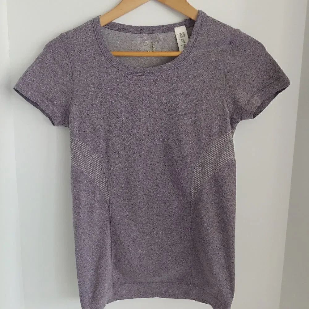 Gap Fit Women's Seamless Workout Tee Purple Petal Size S
